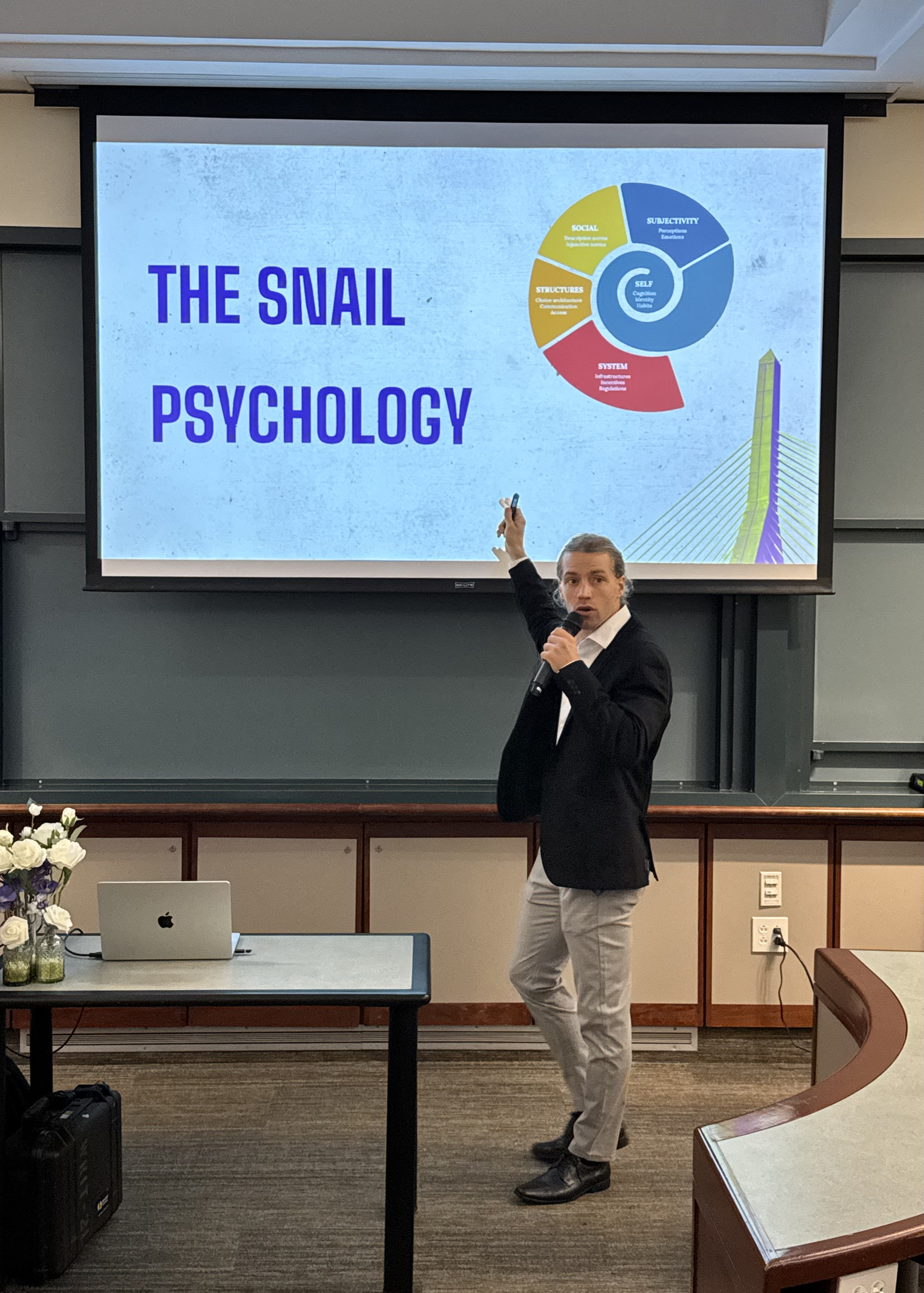 Andde Indaburu speaking at the Boston Civic Summit